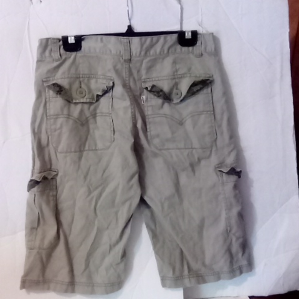 Levi's khaki cargo shorts
